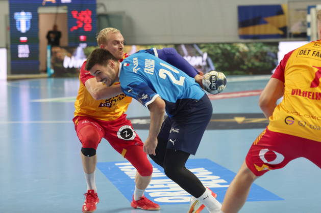 Plock 04.12.2025 Liga mistrzow pilka reczna mezczyzn faza grupowa sezon 2025 26 --- Group Chase mens handball EHF Champions League Orlen Wisla Plock - GOG Handbold Gergo Fazekas Fot. Marcin Solarz FotoPyK NEWSPIX.PL --- newspix.pl