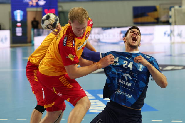 Plock 04.12.2025 Liga mistrzow pilka reczna mezczyzn faza grupowa sezon 2025 26 --- Group Chase mens handball EHF Champions League Orlen Wisla Plock - GOG Handbold Gergo Fazekas Fot. Marcin Solarz FotoPyK NEWSPIX.PL --- newspix.pl