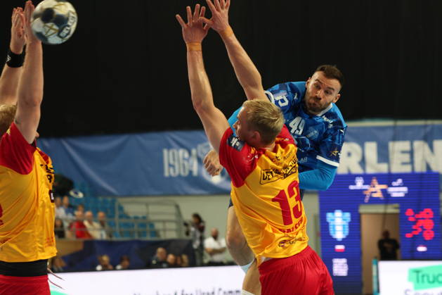 Plock 04.12.2025 Liga mistrzow pilka reczna mezczyzn faza grupowa sezon 2025 26 --- Group Chase mens handball EHF Champions League Orlen Wisla Plock - GOG Handbold Zoltan Szita Fot. Marcin Solarz FotoPyK NEWSPIX.PL --- newspix.pl