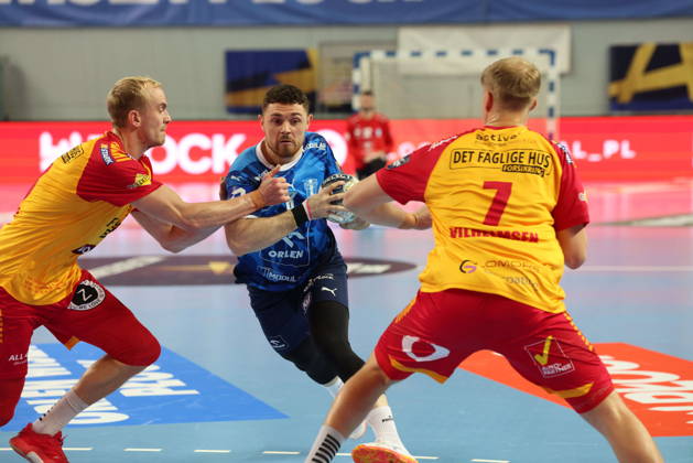Plock 04.12.2025 Liga mistrzow pilka reczna mezczyzn faza grupowa sezon 2025 26 --- Group Chase mens handball EHF Champions League Orlen Wisla Plock - GOG Handbold Mitja Janc Fot. Marcin Solarz FotoPyK NEWSPIX.PL --- newspix.pl