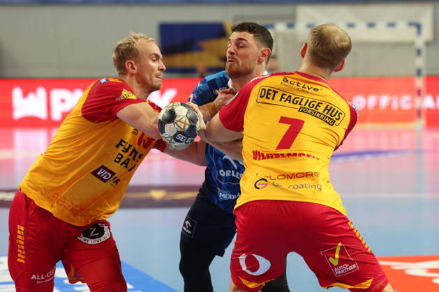 Plock 04.12.2025 Liga mistrzow pilka reczna mezczyzn faza grupowa sezon 2025 26 --- Group Chase mens handball EHF Champions League Orlen Wisla Plock - GOG Handbold Mitja Janc Fot. Marcin Solarz FotoPyK NEWSPIX.PL --- newspix.pl