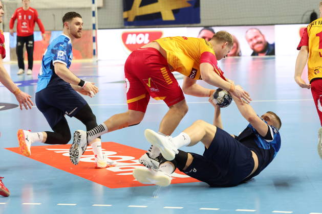 Plock 04.12.2025 Liga mistrzow pilka reczna mezczyzn faza grupowa sezon 2025 26 --- Group Chase mens handball EHF Champions League Orlen Wisla Plock - GOG Handbold Dawid Dawydzik Fot. Marcin Solarz FotoPyK NEWSPIX.PL --- newspix.pl