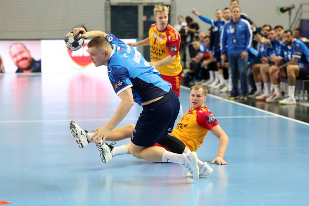 Plock 04.12.2025 Liga mistrzow pilka reczna mezczyzn faza grupowa sezon 2025 26 --- Group Chase mens handball EHF Champions League Orlen Wisla Plock - GOG Handbold Dawid Dawydzik Fot. Marcin Solarz FotoPyK NEWSPIX.PL --- newspix.pl