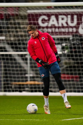 Eredivisie: Excelsior Rotterdam v FC Groningen Rotterdam - Goalkeeper Calvin Raatsie of SBV Excelsior Rotterdam during the fifteenth competition round of the 2025 2026 Eredivisie season. The match is set between Excelsior Rotterdam and FC Groningen at Stadion Woudestein on 5 December 2025 in Rotterdam, The Netherlands. (VK Sportphoto Danny de Groot) Copyright: xDannyxdexGrootx