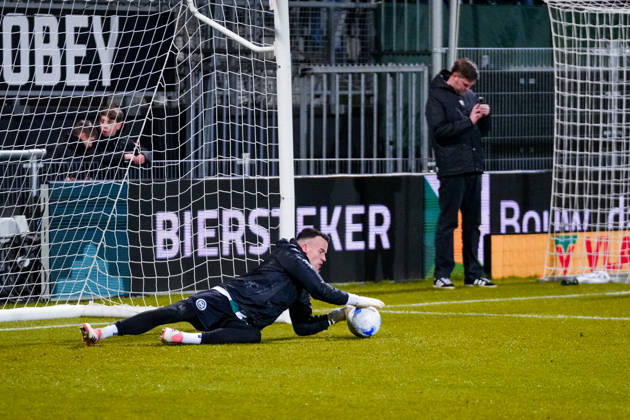 Eredivisie: Excelsior Rotterdam v FC Groningen Rotterdam - Goalkeeper Etienne Vaessen of FC Groningen during the fifteenth competition round of the 2025 2026 Eredivisie season. The match is set between Excelsior Rotterdam and FC Groningen at Stadion Woudestein on 5 December 2025 in Rotterdam, The Netherlands. (VK Sportphoto Danny de Groot) Copyright: xDannyxdexGrootx