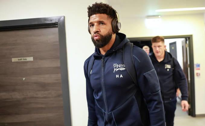 Investec Champions Cup Round 1, Salford Community Stadium, England 5 12 2025 Sale Sharks vs Glasgow Warriors Sale Sharks Hyron Andrews arrives Hyron Andrews arrives 5 12 2025  Copyright: x INPHO MorganxTreacyx 0U6A7306