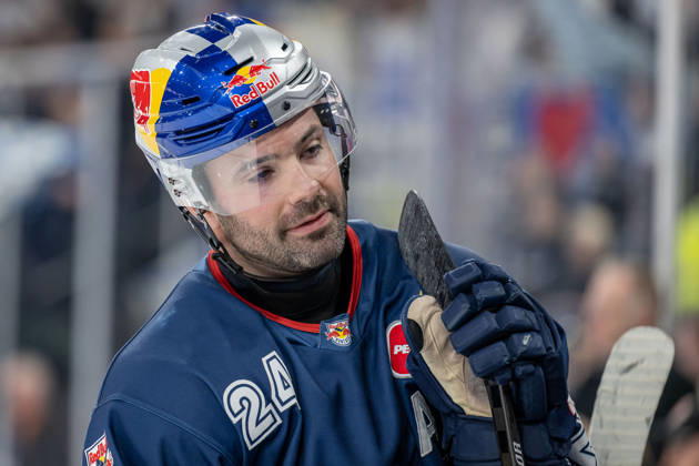Ryan Murphy EHC Red Bull Muenchen, 24 GER, EHC Red Bull Muenchen vs ERC Ingolstadt, Ice Hockey, DEL, 25 Matchday, Season 2025 2026, 05 12 2025 GER, EHC Red Bull Muenchen vs ERC Ingolstadt, Ice Hockey, DEL, 25 Matchday, Season 2025 2026, 05 12 2025 Muenchen Copyright: xEibner-Pressefoto HeikexFeinerx EP_HFR