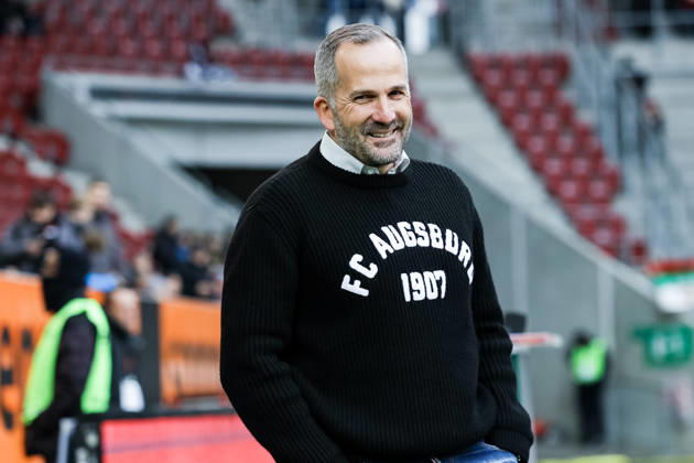 Manuel Baum FC Augsburg, Head Coach GER, FC Augsburg vs Bayer 04 Leverkusen, 1 Bundesliga Soccer, Matchday 13, Season 2025 2026, 06 12 2025 DFB DFL REGULATIONS PROHIBIT ANY USE OF PHOTOGRAPHS AS IMAGE SEQUENCES AND OR QUASI VIDEO GER, FC Augsburg vs Bayer 04 Leverkusen, 1 Bundesliga Soccer, Matchday 13, Season 2025 2026, 06 12 2025 Augsburg Copyright: xEibner-Pressefoto RogerxBuerkex EP_RBE