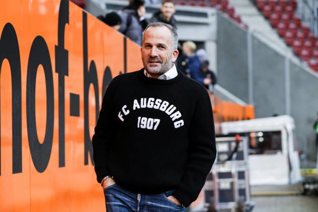 Manuel Baum FC Augsburg, Head Coach GER, FC Augsburg vs Bayer 04 Leverkusen, 1 Bundesliga Soccer, Matchday 13, Season 2025 2026, 06 12 2025 DFB DFL REGULATIONS PROHIBIT ANY USE OF PHOTOGRAPHS AS IMAGE SEQUENCES AND OR QUASI VIDEO GER, FC Augsburg vs Bayer 04 Leverkusen, 1 Bundesliga Soccer, Matchday 13, Season 2025 2026, 06 12 2025 Augsburg Copyright: xEibner-Pressefoto RogerxBuerkex EP_RBE