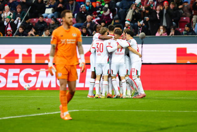 Team FC Augsburg Goal for 1 0 at the match between FC Augsburg v Bayer 04 Leverkusen, Soccer, Men, Bundesliga, 2025 2026, 13 Matchday on 06 12 2025 in Augsburg, WWK Arena DFL and DFB regulations prohibit any use of photographs as image sequences and or quasi video Bayern Germany