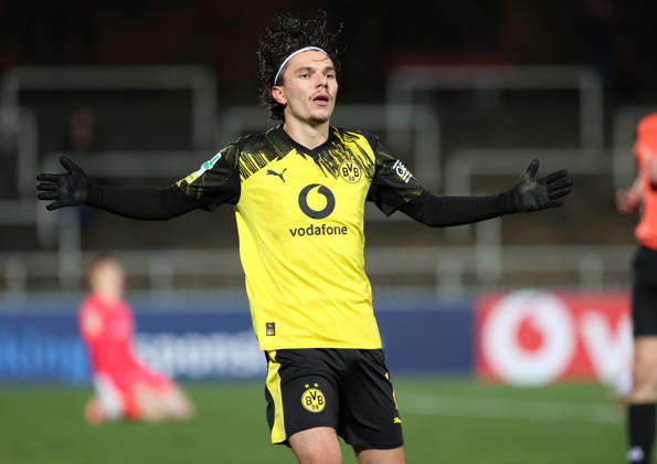 Saturday 06 12 2025, Season 2025 26, Regionalliga West, Matchday 18 at Stadion Rote Erde Dortmund, BVB Borussia Dortmund II SC Paderborn U23, Dortmund goal celebration for 1 0 Babis Charalampos Drakas BVB II