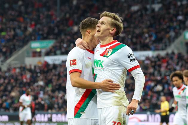 Goal celebration by Robin Fellhauer 19 FC Augsburg , Anton Kade 30 FC Augsburg to 2 0, FC Augsburg vs Bayer 04 Leverkusen, Soccer, 1 Bundesliga, 13 Matchday, 06 12 2025 DFB regulations prohibit any use of photographs as image sequences and or quasi video Augsburg Bayern Germany Copyright: xkolbert-press ChristianxKolbertx