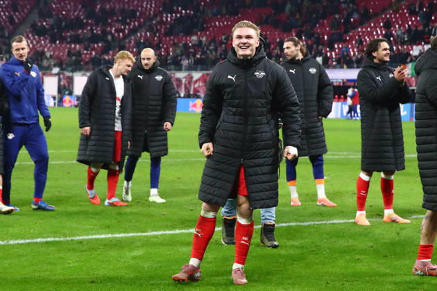 RB Leipzig Frankfurt Bundesliga Leipzig, 06 12 2025, Red Bull Arena, Football, Men, Season 2025 2026, 1 Bundesliga, Matchday 13, RB Leipzig Eintracht Frankfurt 6 0 2 0 , In the picture v l Conrad Harder 11, RB Leipzig ,
