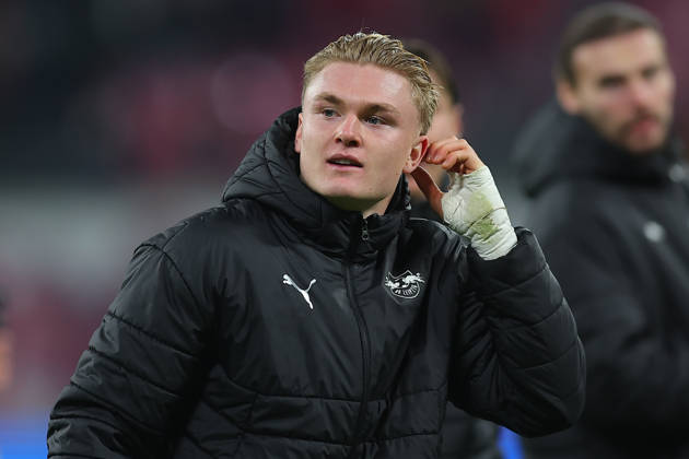 RB Leipzig Frankfurt Bundesliga Leipzig, 06 12 2025, Red Bull Arena, Football, Men, Season 2025 2026, 1 Bundesliga, Matchday 13, RB Leipzig Eintracht Frankfurt 6 0 2 0 , In the picture Conrad Harder 11, RB Leipzig ,