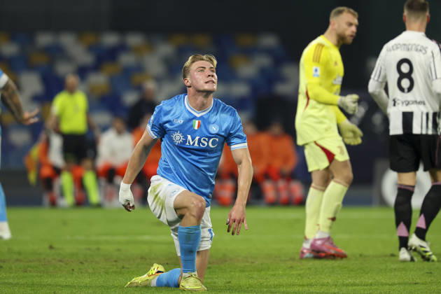 Napoli™s Rasmus Hojlund during the Serie A soccer match between Napoli and Juventus at the Diego Armando Maradona Stadium in Naples, southern italy - Saturday , December 07 , 2025. - Soccer .  Copyright: xAlessandroxGarofalo LaPressex