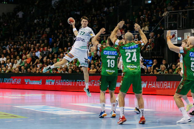 Oskar SUNNEFELDT FRISCH AUF Goeppingen, 27 scores a goal, Action, Goal throw SC Magdeburg SCM vs FRISCH AUF Goeppingen FAG , Handball, Men, Daikin Handball Bundesliga HBL , Matchday 15, Season 2025 2026, 07 12 2025 SC Magdeburg SCM vs FRISCH AUF Goeppingen FAG , Handball, Men, Daikin Handball Bundesliga HBL , Matchday 15, Season 2025 2026, 07 12 2025 Magdeburg Copyright: xEibnerxPressefoto OliverxSchmidtx EP_OST