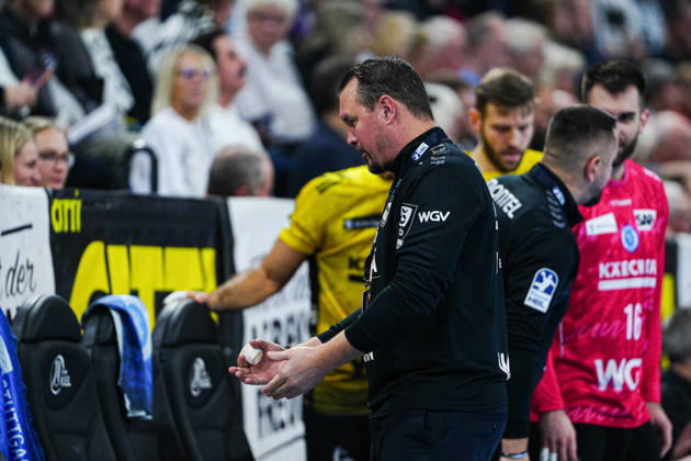 Mischa Kaufmann (TVB Stuttgart, Trainer) GER, THW Kiel vs. TVB Stuttgart, Handball, 1. Bundesliga, Spieltag 16, Saison 2025 2026, 10.12.2025 GER, THW Kiel vs. TVB Stuttgart, Handball, 1. Bundesliga, Spieltag 16, Saison 2025 2026, 10.12.2025 Kiel Copyright: xEibner-Pressefoto MarcelxvonxFehrnx EP_MFN