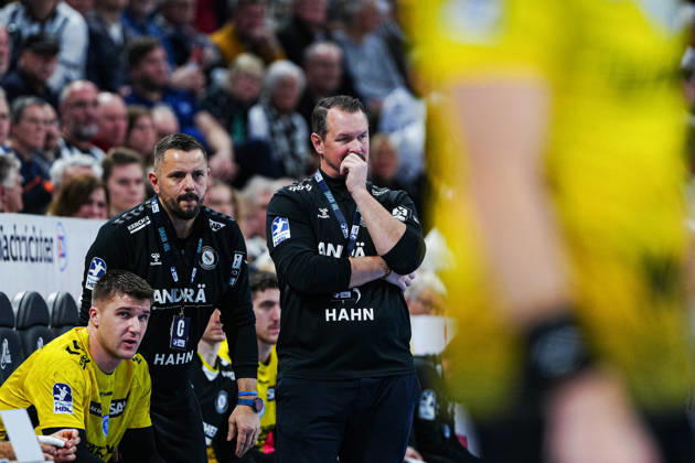 Mischa Kaufmann TVB Stuttgart, Coach GER, THW Kiel vs TVB Stuttgart, Handball, 1 Bundesliga, Matchday 16, Season 2025 2026, 10 12 2025 GER, THW Kiel vs TVB Stuttgart, Handball, 1 Bundesliga, Matchday 16, Season 2025 2026, 10 12 2025 Kiel Copyright: xEibner-Pressefoto MarcelxvonxFehrnx EP_MFN