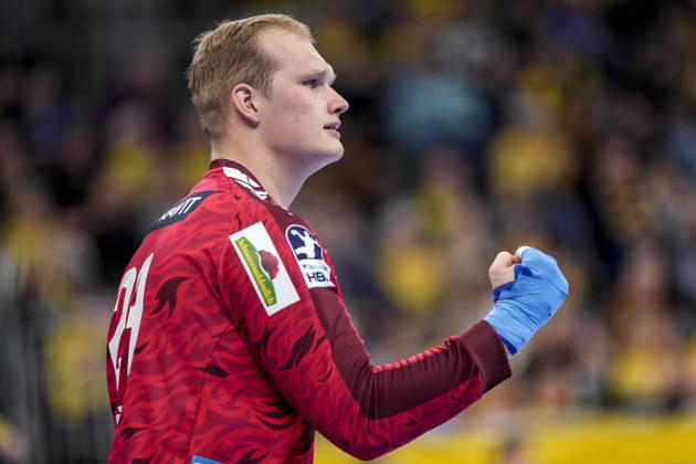 David Späth Goalkeeper, RNL, 29 , single picture, single photo, action, action, cheer, cheering, celebration, joy, rejoice, rejoicing, confident, optimistic, positive, game scene, 11 12 2025, Mannheim Germany , Handball, Bundesliga, Rhein Neckar Löwen VfL Gummersbach xozx