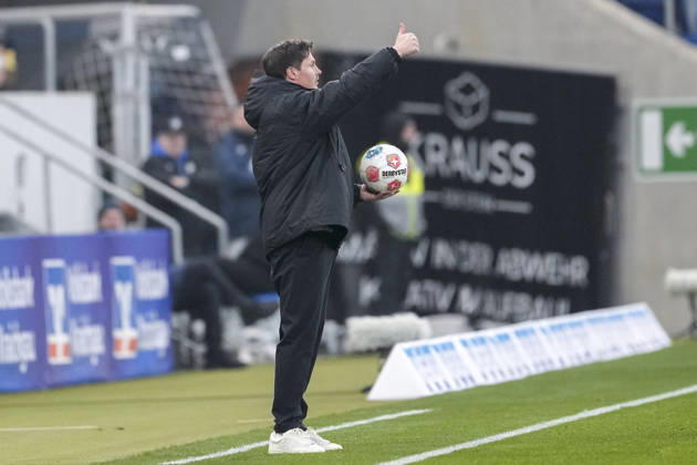 Merlin Polzin coach, head coach, HSV , with thumbs up, gesture, gesture, confident, positive, optimistic, joy, rejoice, rejoicing, single picture, single photo, action, action, 13 12 2025, Sinsheim Germany , Football, Bundesliga, TSG 1899 Hoffenheim Hamburger SV, DFB DFL REGULATIONS PROHIBIT ANY USE OF PHOTOGRAPHS AS IMAGE SEQUENCES AND OR QUASI VIDEO xozx