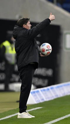 Coach Coach Merlin Polzin Hamburger SV HSV on the sidelines Gesture Gesture Thumbs up with match ball TSG 1899 Hoffenheim vs Hamburger SV HSV 13 12 2025 DFL REGULATIONS PROHIBIT ANY USE OF PHOTOGRAPHS AS IMAGE SEQUENCES AND OR QUASI VIDEO TSG 1899 Hoffenheim vs Hamburger SV HSV