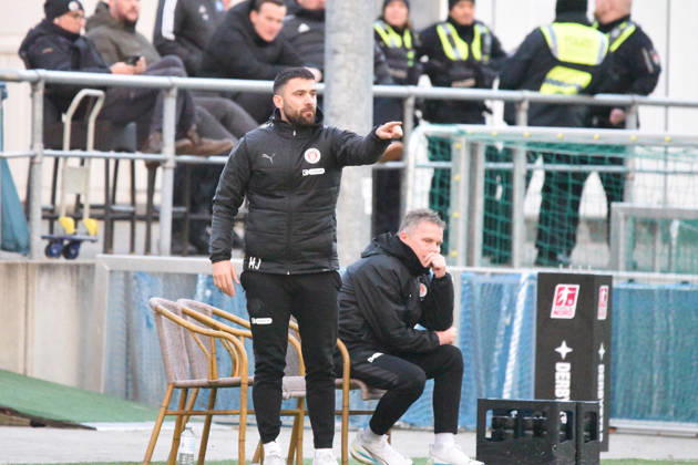 Soccer I Men I Season 2025 2026 I Regionalliga Nord I 16 Matchday I Hamburger SV II U21 FC St Pauli II U23 I 13 12 2025 Max Janta FCSP, Co Coach For editorial use only Hamburg Stadion Hoheluft, Lokstedter Steindamm 87 Hamburg Germany Copyright: xLobeca RobertoxSeidelx