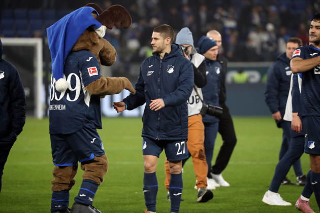 13 12 25 TSG 1899 Hoffenheim Hamburger SV Germany, Sinsheim, 13 12 2025, Football, Bundesliga, Season 2025 2026, TSG 1899 Hoffenheim Hamburger SV v l Hoffi Mascot TSG 1899 Hoffenheim , Andrej Kramaric TSG 1899 Hoffenheim