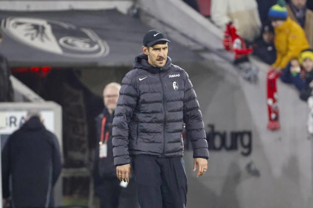 Julian Schuster SC Freiburg, Coach after the match , Germany, Soccer, 1 Bundesliga, Matchday 14, 2025 2026, SC Freiburg vs Borussia Dortmund, 14 12 2025, Europa Park Stadion, Freiburg im Breisgau, Germany Freiburg im Breisgau Europa Park Stadion Baden Württemberg Germany Copyright: xGrantxHubbsx