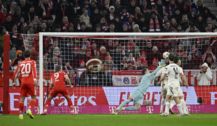 Penalty area scene, goal area scene Goal shot Action Goal chance Header duel Duel Action Harry Kane FC Bayern Muenchen FCB 09 vs Goalkeeper Daniel Batz 1 FSV Mainz 05 33 FC Bayern Muenchen vs 1 FSV Mainz 05 14 12 2025 DFL REGULATIONS PROHIBIT ANY USE OF PHOTOGRAPHS AS IMAGE SEQUENCES AND OR QUASI VIDEO FC Bayern Muenchen vs 1 FSV Mainz 05