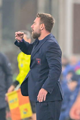 GenoaÕs head coach Daniele De Rossi during the Serie A soccer match between Genoa and Inter at the Luigi Ferraris Stadium in Genoa, Italy - Sunday, December 14, 2025. - Soccer . Copyright: xTanoxPecoraro LaPressex