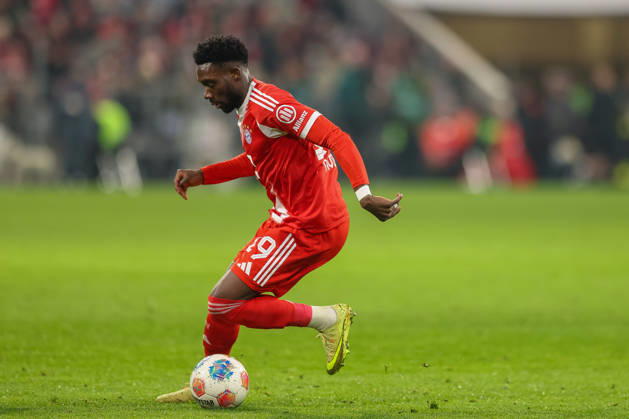 Alphonso Davies FC Bayern Muenchen, 19 with ball, GER, FC Bayern Muenchen vs 1 FSV Mainz 05, Football, Bundesliga, Matchday 14, Season 2025 2026, 14 12 2025, DFL DFB REGULATIONS PROHIBIT ANY USE OF PHOTOGRAPHS as IMAGE SEQUENCES and or QUASI VIDEO, GER, FC Bayern Muenchen vs 1 FSV Mainz 05, Football, Bundesliga, Matchday 14, Season 2025 2026, 14 12 2025 Muenchen Copyright: xEibner-Pressefoto JennixMaulx EP_JML