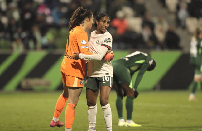 Photo Disappointment after the final whistle among the Wolfsburg players , here Lineth Beerensteyn mourns , left front the winners Naomi GIRMA and goalkeeper Livia PENG Chelsea Womens Champions League on Wed 17 12 2025 VfL Wolfsburg FC Chelsea 1 2