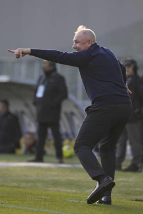 Frosinone s head coach Massimiliano Alvini during the Serie BKT soccer match between Frosinone and Spezia at the Frosinone™s Benito Stirpe stadium, Italy - Saturday, December 20, 2025 - Soccer ( Photo by Fabrizio Corradetti LaPresse )  Copyright: xFabrizioxCorradetti LaPressex
