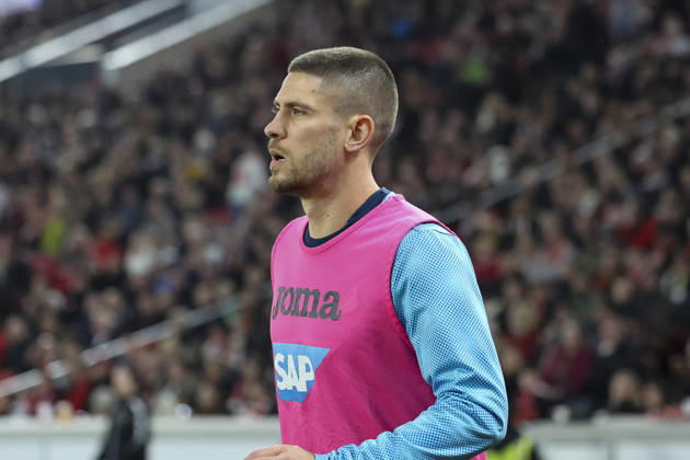 Andrej Kramaric TSG Hoffenheim, 27 warming up during the match , Germany, Soccer, 1 Bundesliga, Matchday 15, 2025 2026, VfB Stuttgart vs TSG 1899 Hoffenheim, 20 12 2025, MHP Arena, Stuttgart, Germany Stuttgart MHP Arena Baden Württemberg Germany Copyright: xGrantxHubbsx