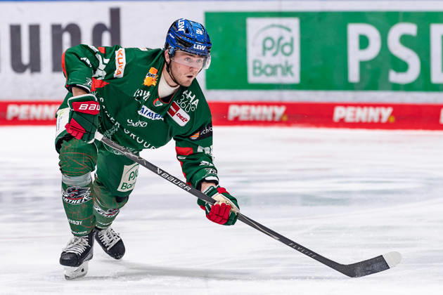 Alexander Blank Augsburger Panther, 26 GER, Augsburger Panther vs Straubing Tigers, Ice Hockey, DEL, Matchday 30, Season 2025 2026, 21 12 2025 GER, Augsburger Panther vs Straubing Tigers, Ice Hockey, DEL, Matchday 30, Season 2025 2026, 21 12 2025 Augsburg Copyright: xEibner-Pressefoto FranzxFeinerx EP_HFR