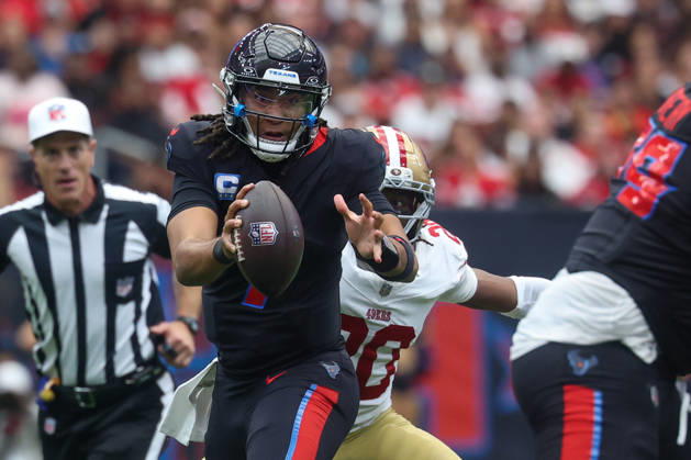 HOUSTON, TX - OCTOBER 26: Quarterback C.J. Stroud 7 of the Houston Texans reacts as he escapes a blitz by cornerback Upton Stout 20 of the San Francisco 49ers during the NFL, American Football Herren, USA game between Houston Texans and San Francisco 49ers on October 26, 2025, at NRG Stadium in Houston, TX. (Photo by David Buono Icon Sportswire) NFL: OCT 26 49ers at Texans EDITORIAL USE ONLY Icon251026186
