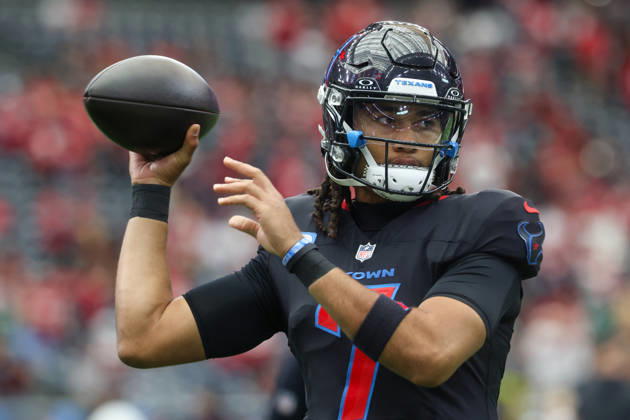 HOUSTON, TX - OCTOBER 26: Quarterback C.J. Stroud 7 of the Houston Texans warms up before the NFL, American Football Herren, USA game between Houston Texans and San Francisco 49ers on October 26, 2025, at NRG Stadium in Houston, TX. (Photo by David Buono Icon Sportswire) NFL: OCT 26 49ers at Texans EDITORIAL USE ONLY Icon251026058