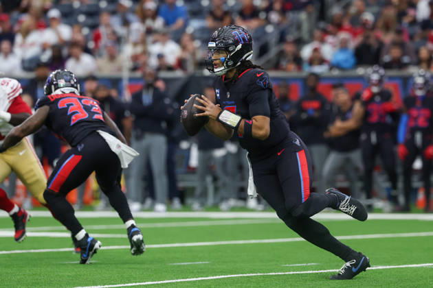 HOUSTON, TX - OCTOBER 26: Quarterback C.J. Stroud 7 of the Houston Texans rolls out during the NFL, American Football Herren, USA game between Houston Texans and San Francisco 49ers on October 26, 2025, at NRG Stadium in Houston, TX. (Photo by David Buono Icon Sportswire) NFL: OCT 26 49ers at Texans EDITORIAL USE ONLY Icon251026097