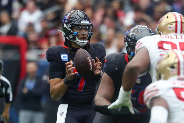 HOUSTON, TX - OCTOBER 26: Quarterback C.J. Stroud 7 of the Houston Texans spins the ball in his hands after taking a snap during the NFL, American Football Herren, USA game between Houston Texans and San Francisco 49ers on October 26, 2025, at NRG Stadium in Houston, TX. (Photo by David Buono Icon Sportswire) NFL: OCT 26 49ers at Texans EDITORIAL USE ONLY Icon251026125