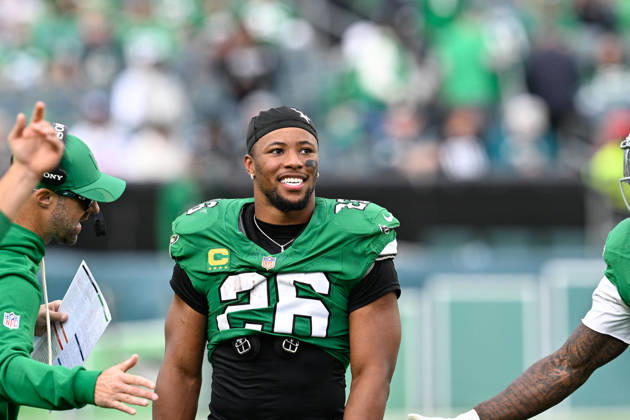 PHILADELPHIA, PA - OCTOBER 26: Philadelphia Eagles running back Saquon Barkley 26 smiles after the game between the New York Giants and the Philadelphia Eagles on October 26th, 2025 at Lincoln Financial Field in Philadelphia, PA. (Photo by Terence Lewis Icon Sportswire) NFL, American Football Herren, USA OCT 26 Giants at Eagles EDITORIAL USE ONLY Icon251026053