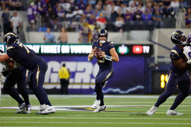 INGLEWOOD, CA - OCTOBER 23: Los Angeles Chargers kicker Cameron Dicker (11) back to pass during the NFL, American Football Herren, USA game between the Minnesota Vikings and the Los Angeles Chargers on October 23, 2025, at SoFi Stadium in Inglewood, CA. (Photo by Jevone Moore Icon Sportswire) NFL: OCT 23 Vikings at Chargers EDITORIAL USE ONLY Icon20251023054