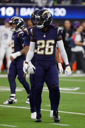 INGLEWOOD, CA - OCTOBER 23: Los Angeles Chargers cornerback Donte Jackson (26) during the NFL, American Football Herren, USA game between the Minnesota Vikings and the Los Angeles Chargers on October 23, 2025, at SoFi Stadium in Inglewood, CA. (Photo by Jevone Moore Icon Sportswire) NFL: OCT 23 Vikings at Chargers EDITORIAL USE ONLY Icon20251023057