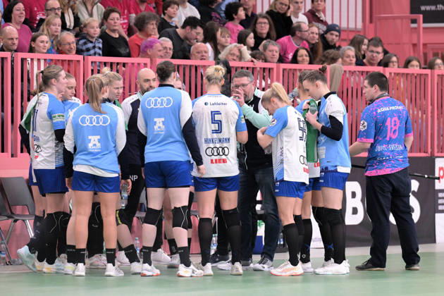 Time Out Sport Union Neckarsulm TusSies Metzingen vs Sport Union Neckarsulm, Handball, Alsco HBF, 9 League Matchday, Season 2025 2026, 27 12 2025 TusSies Metzingen vs Sport Union Neckarsulm, Handball, Alsco HBF, 9 League Matchday, Season 2025 2026, 27 12 2025 Tuebingen Copyright: xEibner-Pressefoto TobiasxBaurx EP_TBR