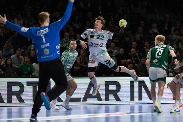 Erik PERSSON FRISCH AUF Goeppingen, 22 scores a goal, Action, Goal throw GER, Fuechse Berlin vs FRISCH AUF Goeppingen, Handball, Bundesliga, Matchday 19, Season 2025 2026, 27 12 2025, GER, Fuechse Berlin vs FRISCH AUF Goeppingen, Handball, Bundesliga, Matchday 19, Season 2025 2026, 27 12 2025, Berlin Copyright: xEibnerxPressefoto OliverxSchmidtx EP_OST