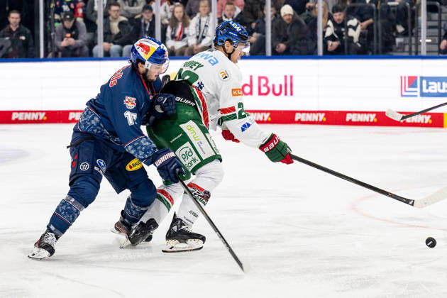 Battle for the puck duel between Taro Hirose EHC Red Bull Muenchen, 17 and Madison Bowey Augsburger Panther, 22 GER, EHC Red Bull Muenchen vs Augsburger Panther, Ice Hockey, DEL, Matchday 34, Season 2025 2026, 30 12 2025 GER, EHC Red Bull Muenchen vs Augsburger Panther, Ice Hockey, DEL, Matchday 34, Season 2025 2026, 30 12 2025 Muenchen Copyright: xEibner-Pressefoto HeikexFeinerx EP_HFR