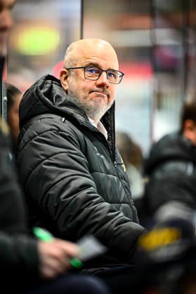 Stefan Nyman Head Coach, Headcoach, Iserlohn Roosters , GER, Iserlohn Roosters vs Koeler Haie, Ice Hockey, Penny DEL, 34 Matchday, Season 2025 2026, 30 12 2025, GER, Iserlohn Roosters vs Koeler Haie, Ice Hockey, Penny DEL, 34 Matchday, Season 2025 2026, 30 12 2025 Iserlohn Copyright: xJonasxBrockmann Eibner-Pressefotx EP_JBN