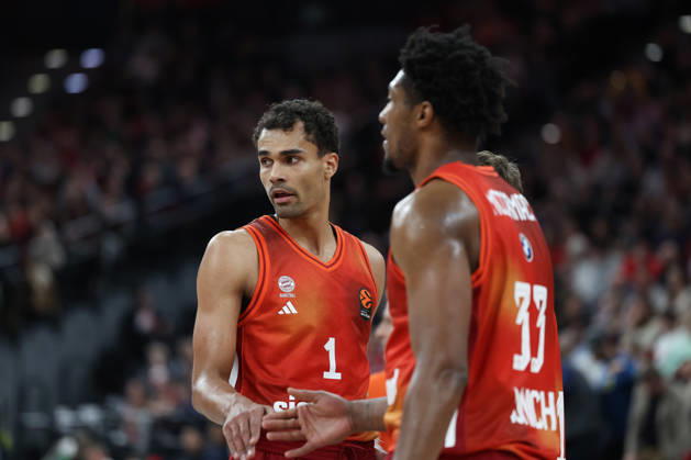 Oscar da Silva FC Bayern Basketball, 01 with David McCormack FC Bayern Basketball, 33 , GER, FC Bayern Basketball vs Maccabi Rapyd Tel Aviv, Basketball, Euroleague, Matchday 19, Season 2025 2026, 02 01 2026, GER, FC Bayern Basketball vs Maccabi Rapyd Tel Aviv, Basketball, Euroleague, Matchday 19, Season 2025 2026, 02 01 2026 Munich Copyright: xEibner-Pressefoto JennixMaulx EP_JML