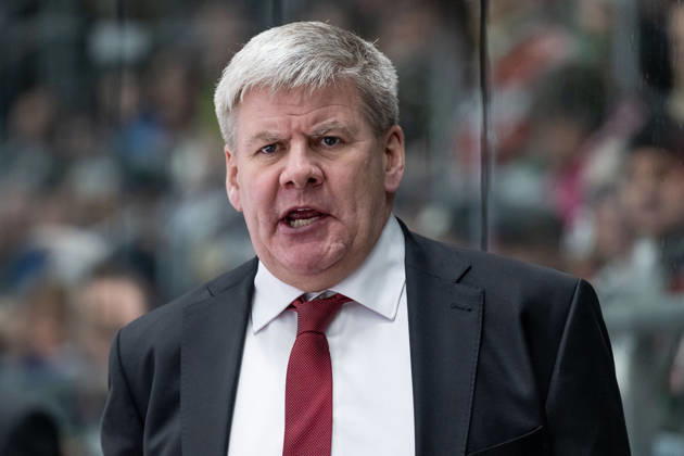Bill Peters Head Coach, Augsburger Panther upset GER, Augsburger Panther vs Schwenninger Wild Wings, Ice Hockey, DEL, 35 Matchday, Season 2025 2026, 02 01 2026 GER, Augsburger Panther vs Schwenninger Wild Wings, Ice Hockey, DEL, 35 Matchday, Season 2025 2026, 02 01 2026 Augsburg Copyright: xEibner-Pressefoto HeikexFeinerx EP_HFR