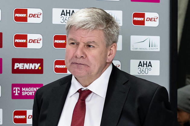 Bill Peters Head Coach, Augsburger Panther at TV Interview with Magentasport before the match Portrait Portrait GER, Augsburger Panther vs Schwenninger Wild Wings, Ice Hockey, DEL, 35 Matchday, Season 2025 2026, 02 01 2026 GER, Augsburger Panther vs Schwenninger Wild Wings, Ice Hockey, DEL, 35 Matchday, Season 2025 2026, 02 01 2026 Augsburg Copyright: xEibner-Pressefoto HeikexFeinerx EP_HFR