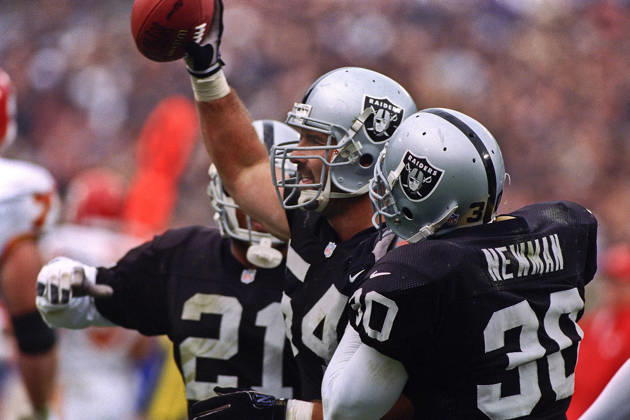 November 28, 1999 - Oakland, California, U.S - Oakland Raiders vs. Kansas City Chiefs at Oakland Alameda County Coliseum Sunday, November 29, 1999. Chiefs beat Raiders 37-34. Oakland Raiders linebacker Greg Biekert (54) recovers ball. Copyright: xAlxGolubx